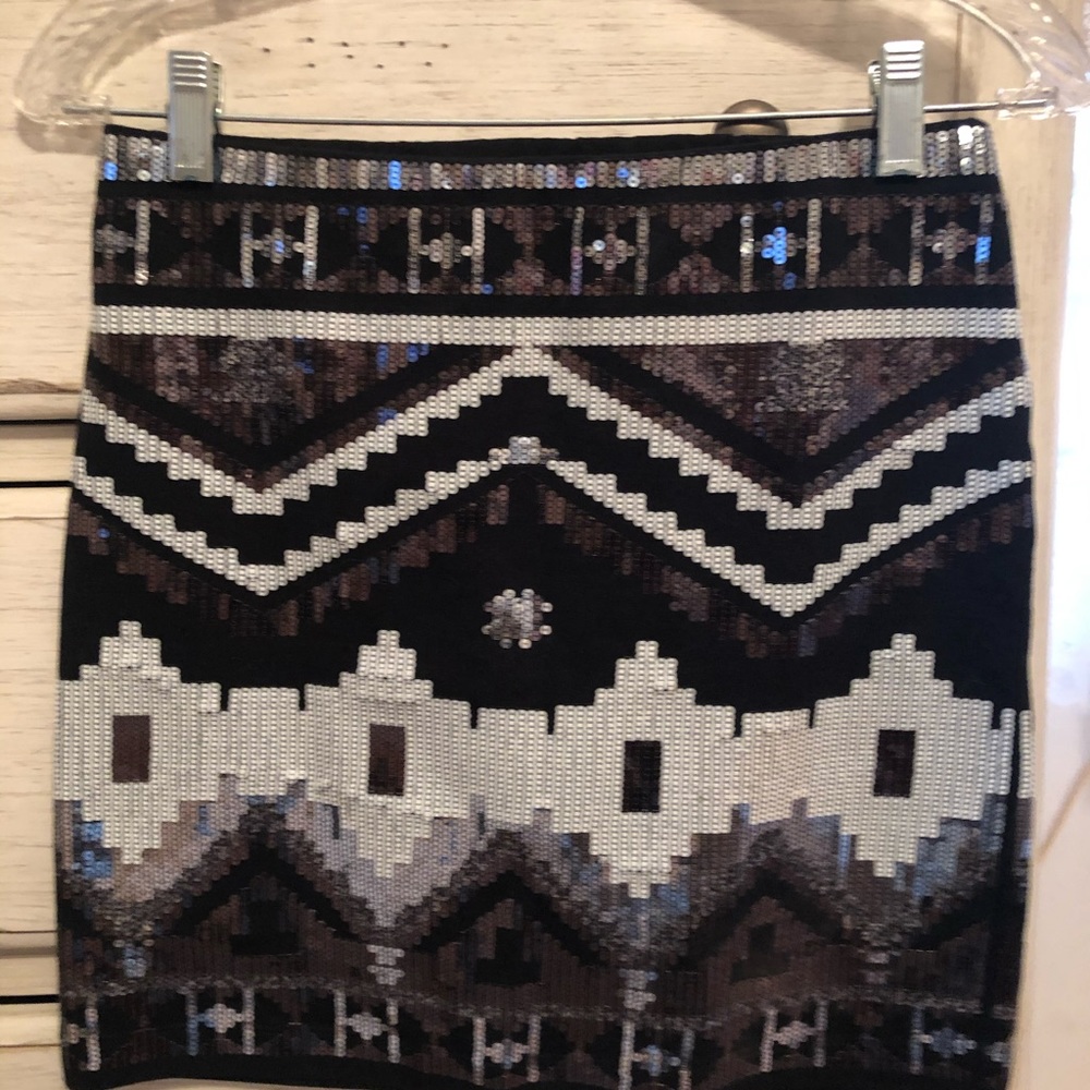 Express Sequined Party Skirt ! - Picture 5 of 6